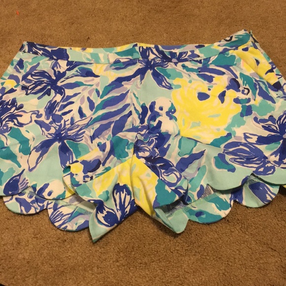 Lilly Pulitzer Pants - Lilly Pulitzer scalloped shorts
